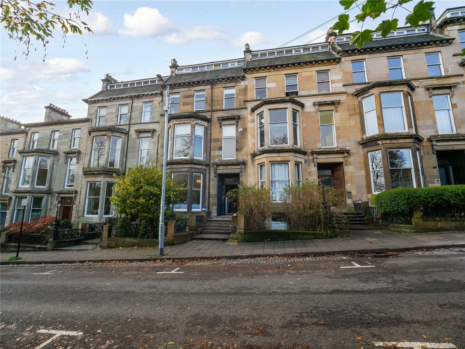 Flat Huntly Gardens in Glasgow