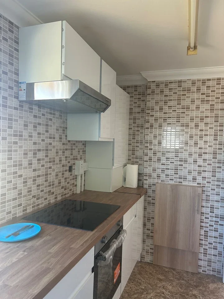 Flat Lincoln Road in Greater London