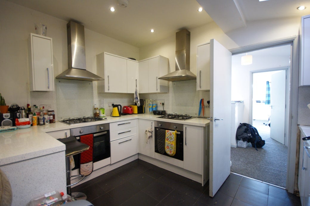 Room Rookery Road in Birmingham