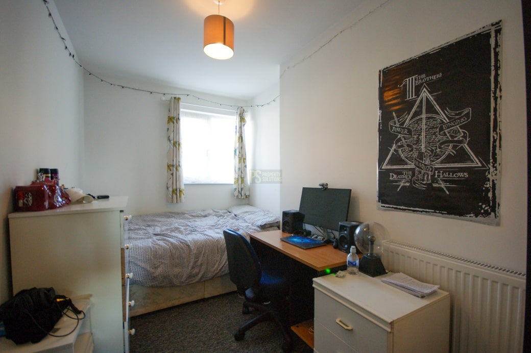 Room Rookery Road in Birmingham