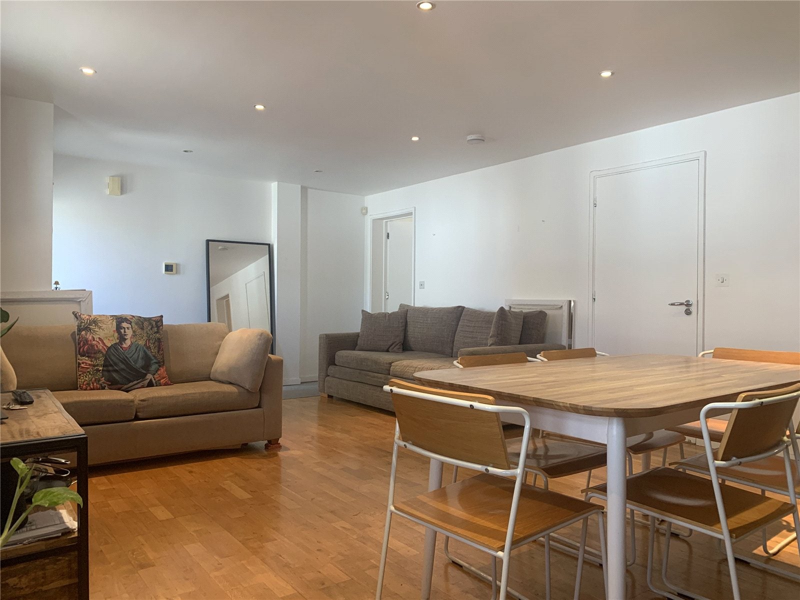 Flat Osborne Mews in Windsor