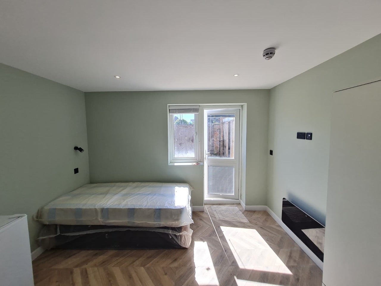 Flat Halton Road in Chadwell St Mary