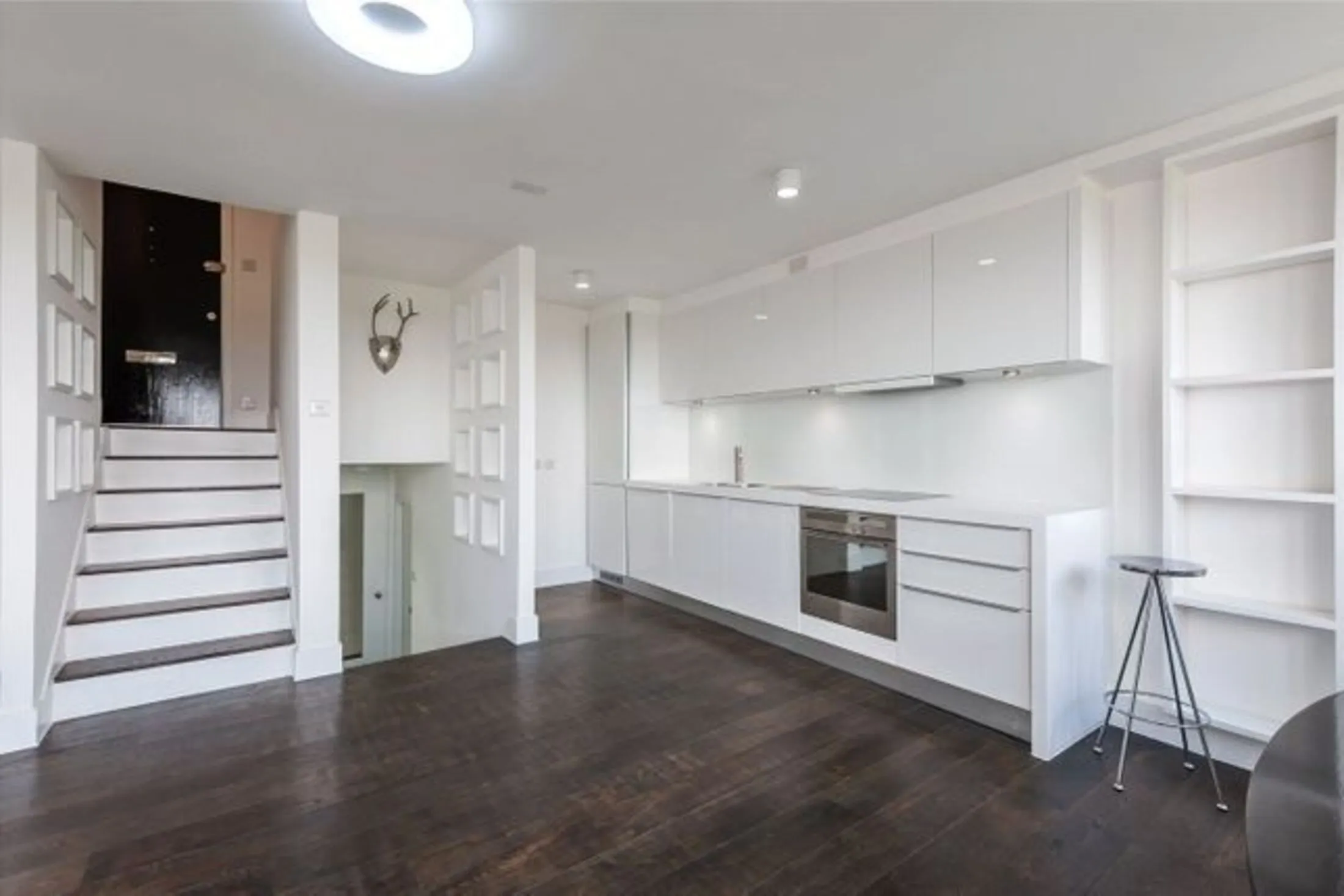 Flat Semley Place in City of Westminster