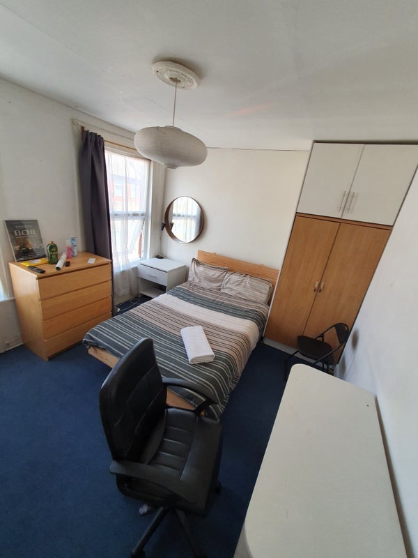 Room Humberstone Road in Greater London