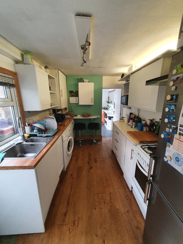 Room Humberstone Road in Greater London