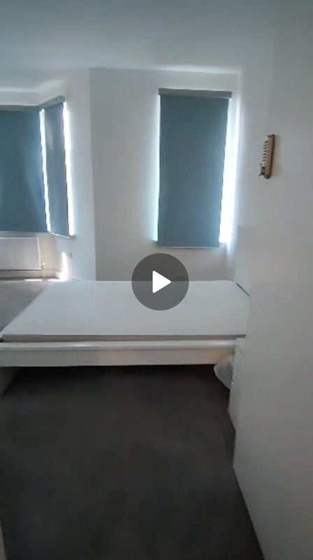 Room Fishponds Road in Bristol