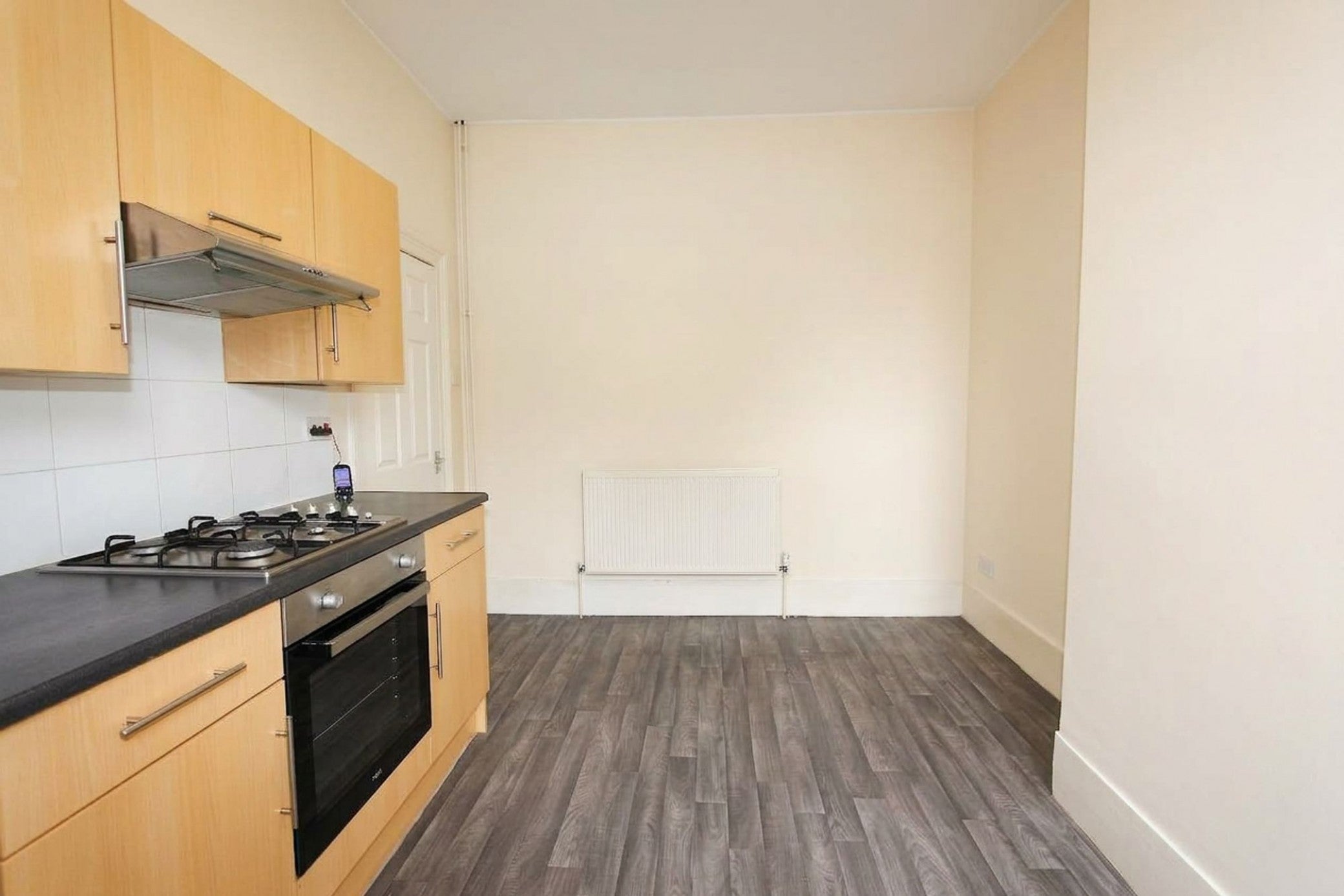 Flat Lordship Lane in Greater London