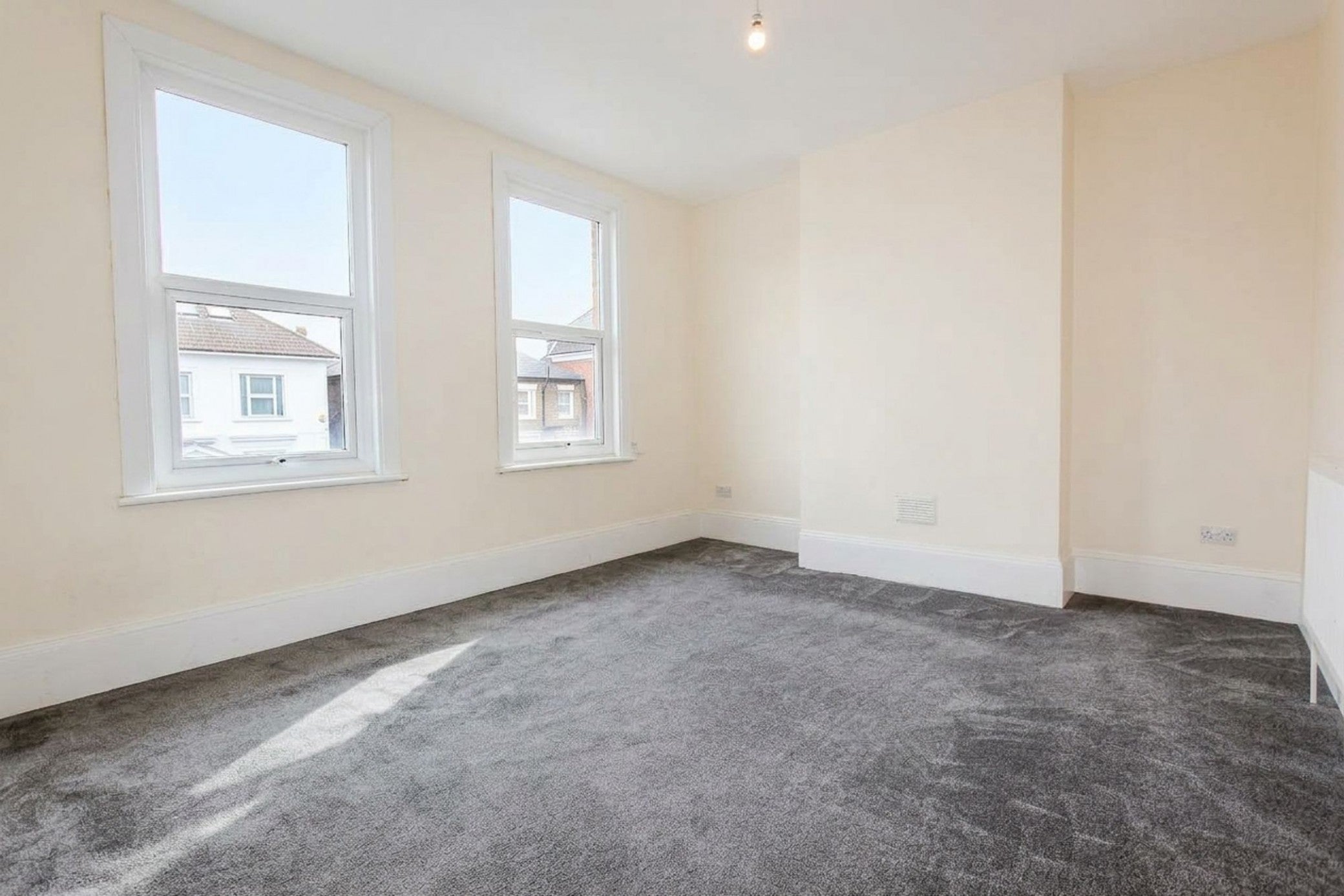 Flat Lordship Lane in Greater London