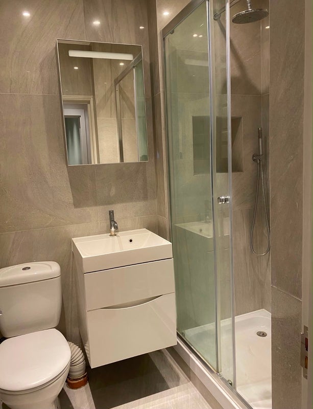 Room Emperor's Gate in Greater London