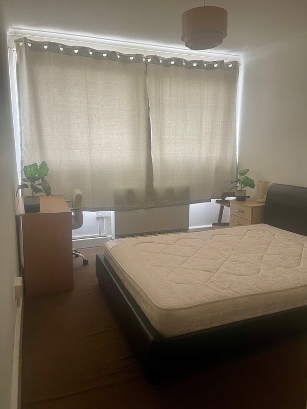 Room Mansford Street in Greater London