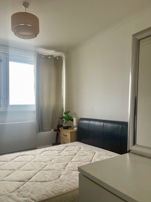 Room Mansford Street in Greater London