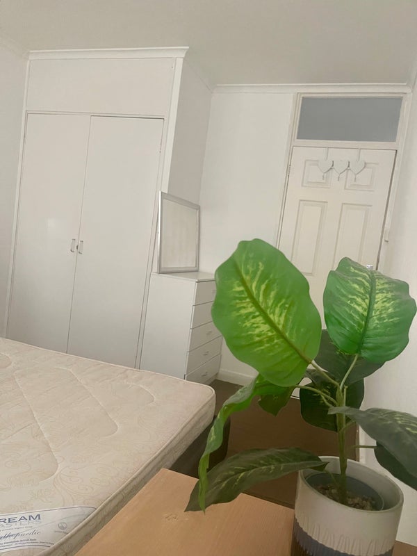 Room Mansford Street in Greater London