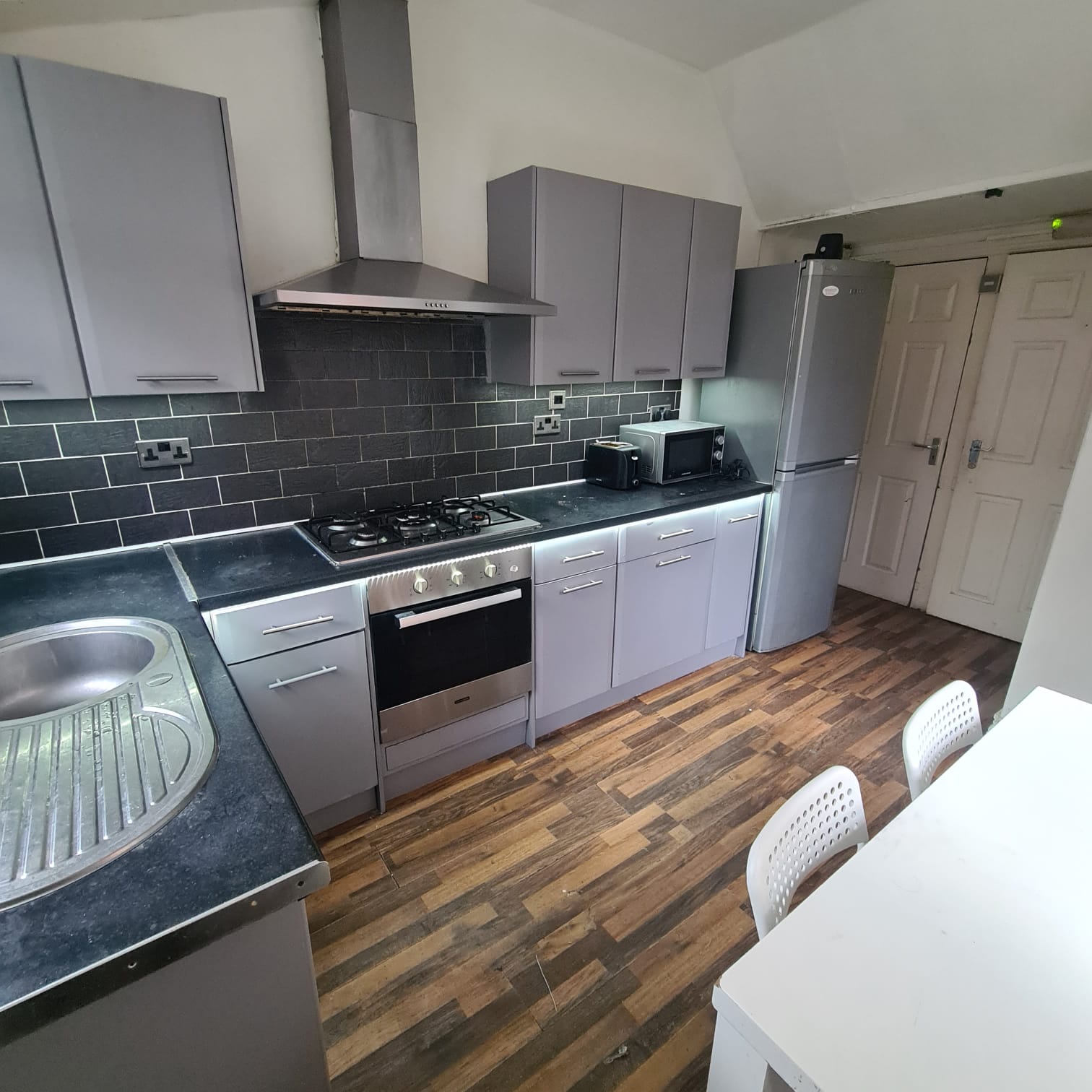 House Estcourt Terrace in Leeds
