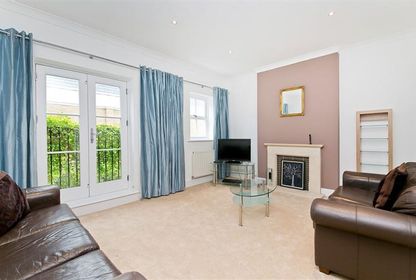 Flat Busby Place in London