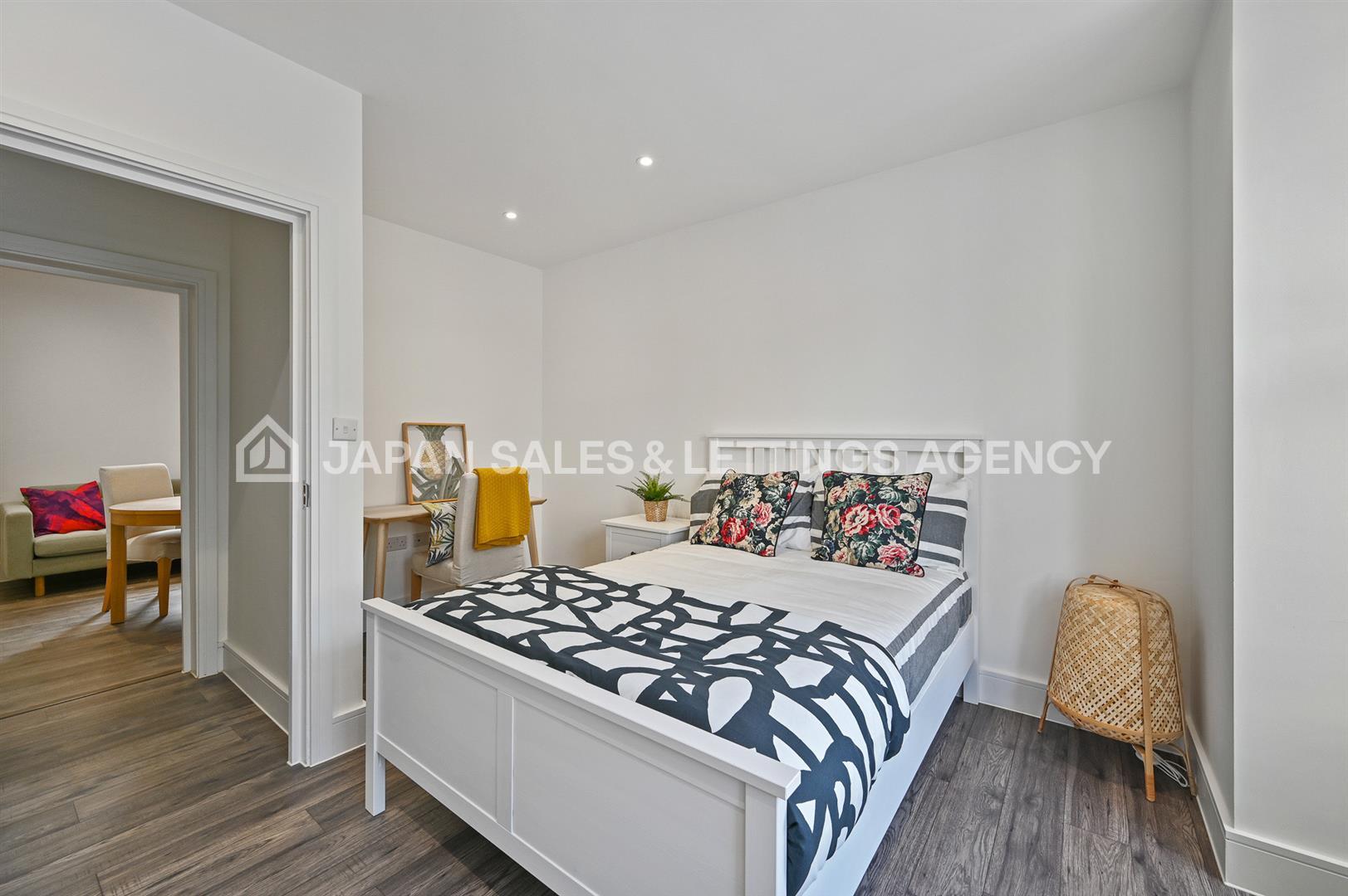 Flat Hereford Road in Greater London