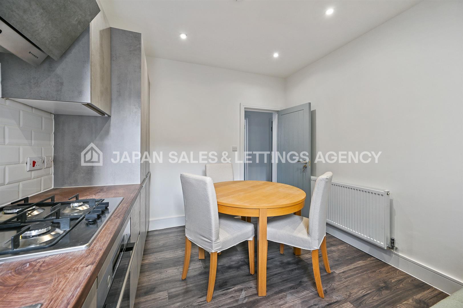 Flat Hereford Road in Greater London