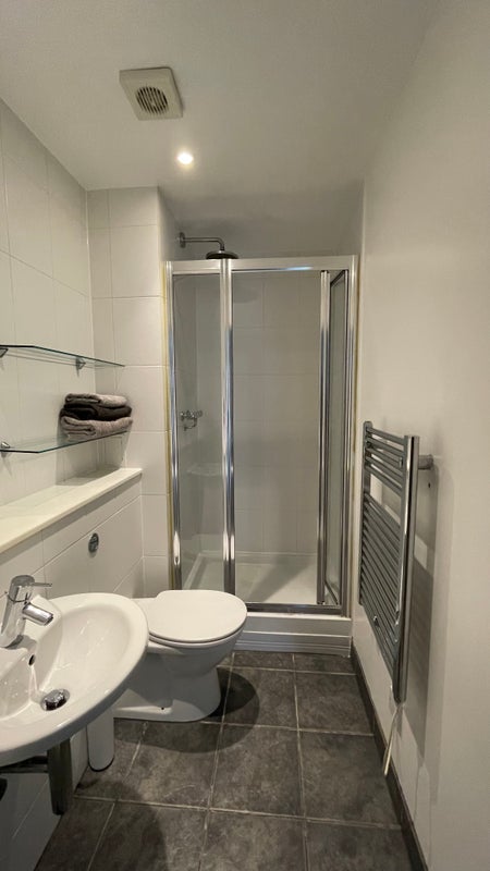 Room Peckham Grove in Greater London