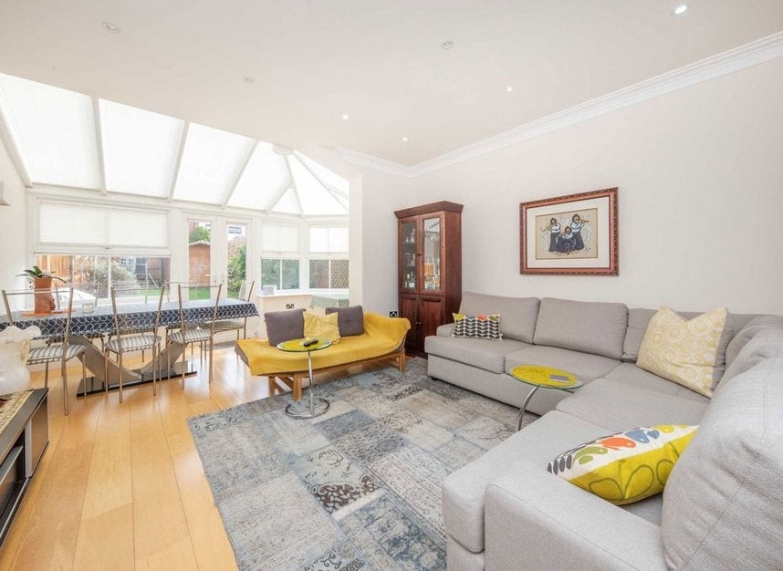 House Clifton Road in Greater London