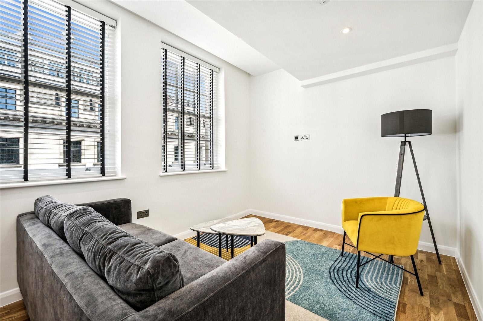 Flat Hanover Street in City of Westminster