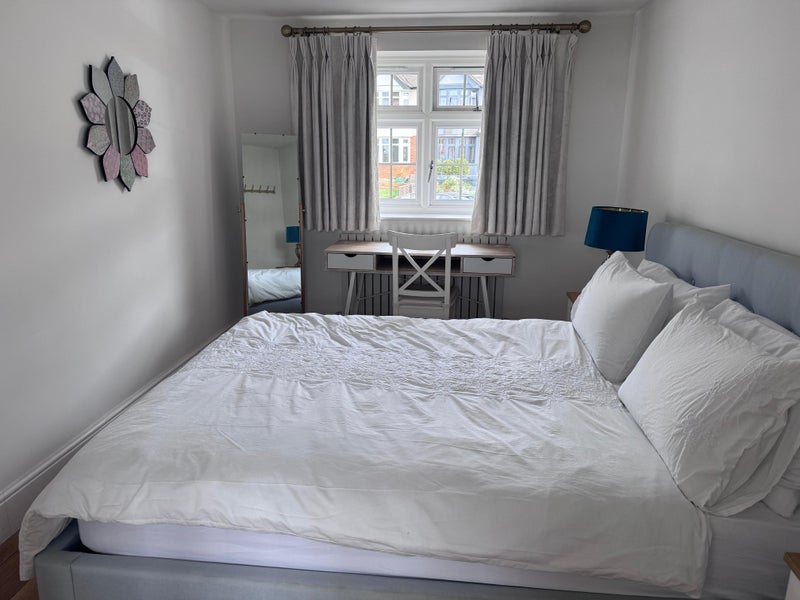 Room Wentworth Hill in Greater London