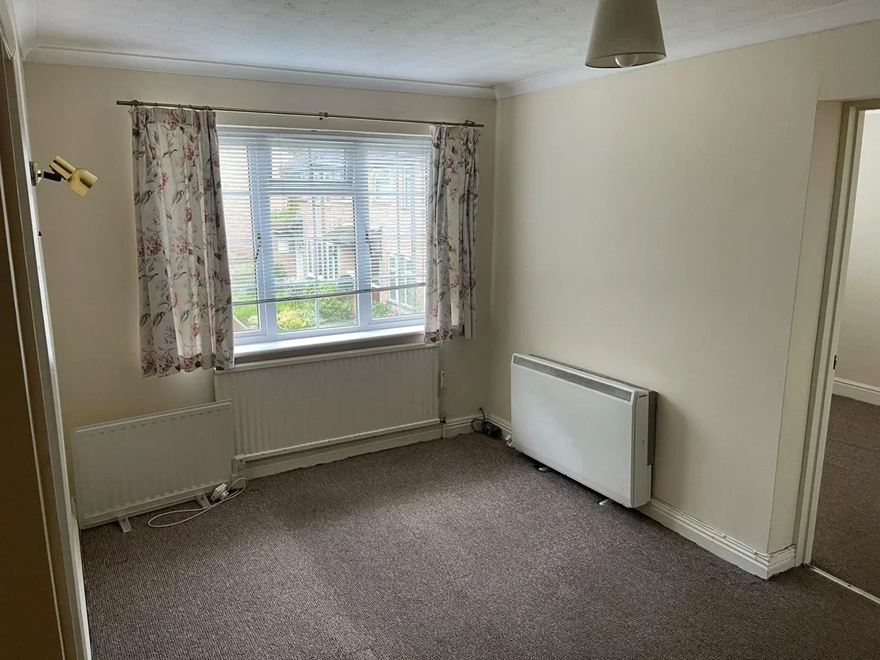 Flat Buckingham Way in Surrey Heath