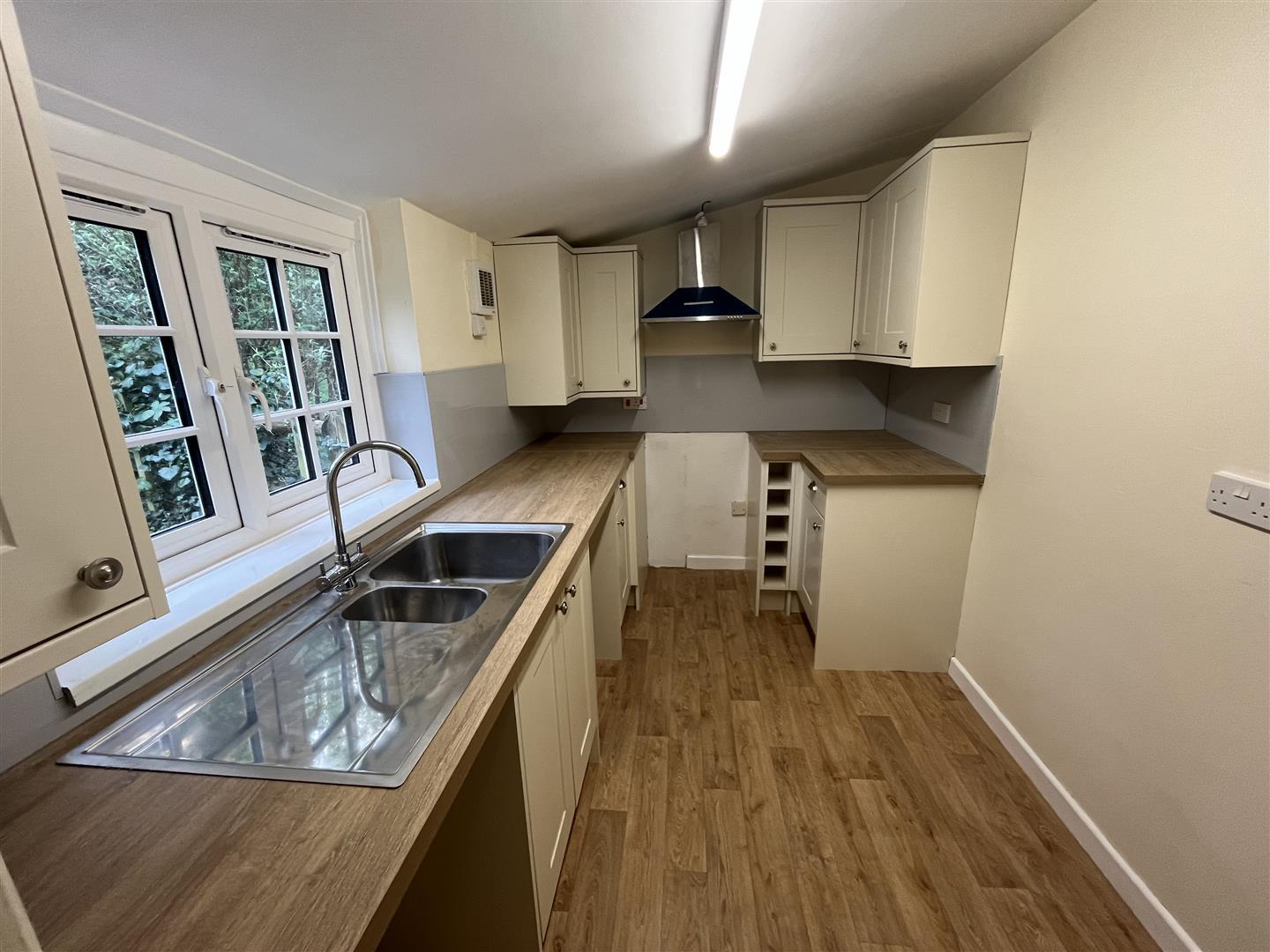 House A37 in Bradford Peverell