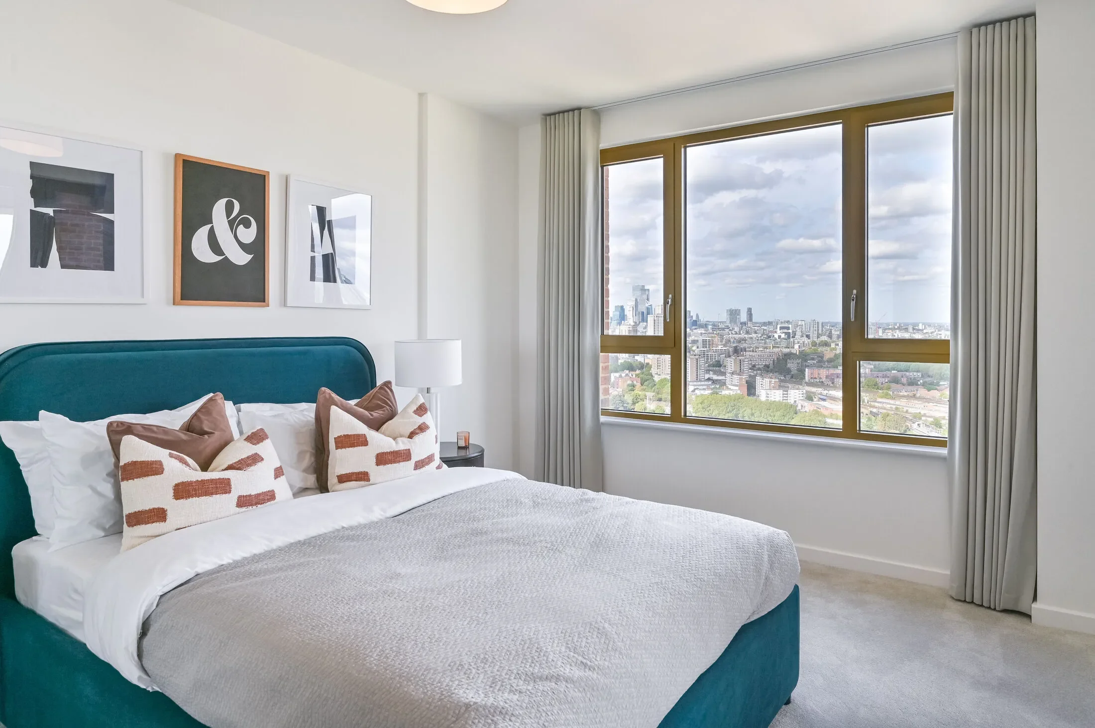 Flat Bolina Road in Greater London
