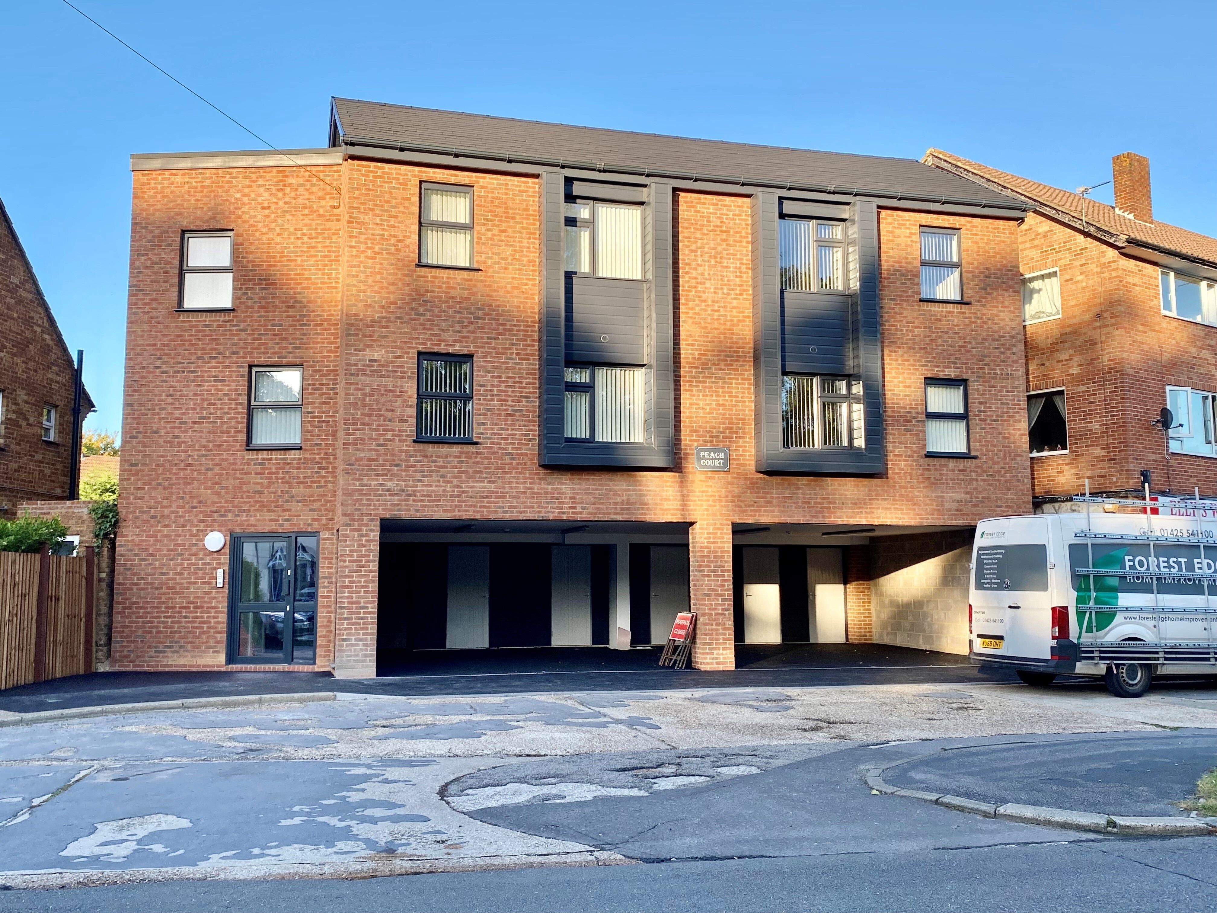 Flat St Nicholas Avenue in Gosport