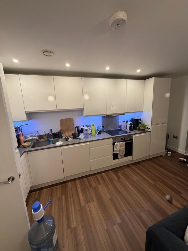 Flat Batavia Road in Greater London