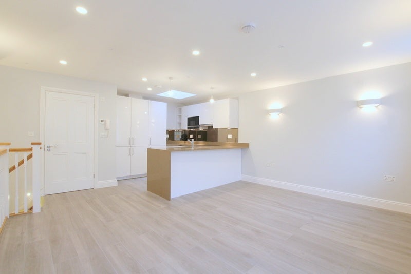 Flat Sefton Street in Greater London