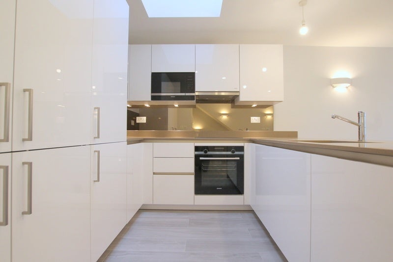 Flat Sefton Street in Greater London