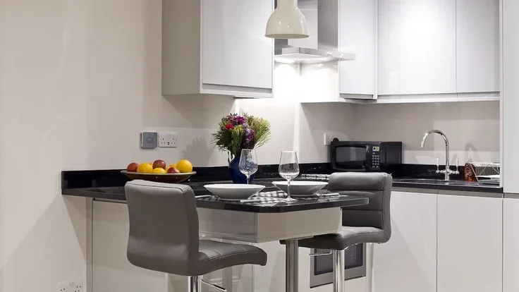 Flat Monmouth Road in City of Westminster