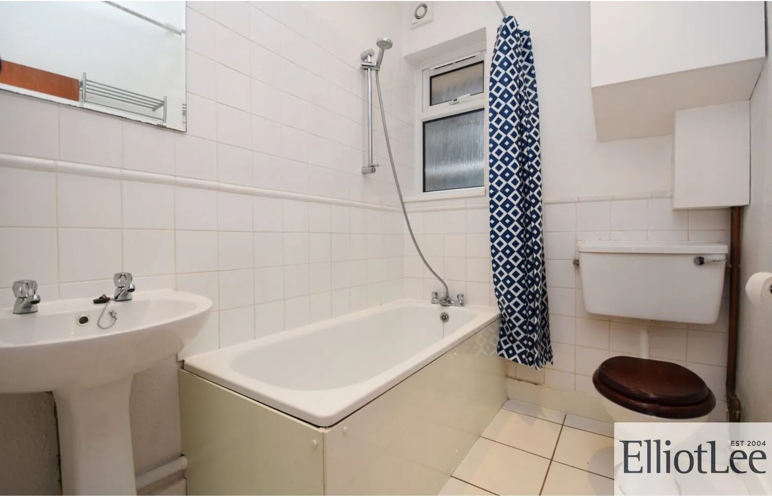 Flat Welldon Crescent in Greater London