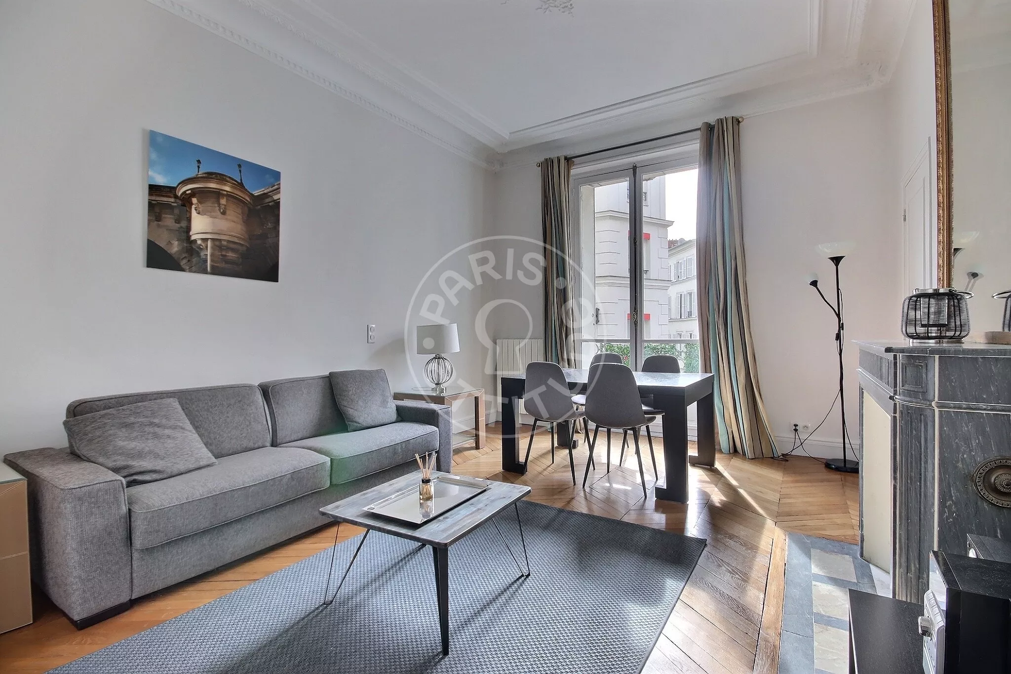 Appartement Rue de Ponthieu à Paris