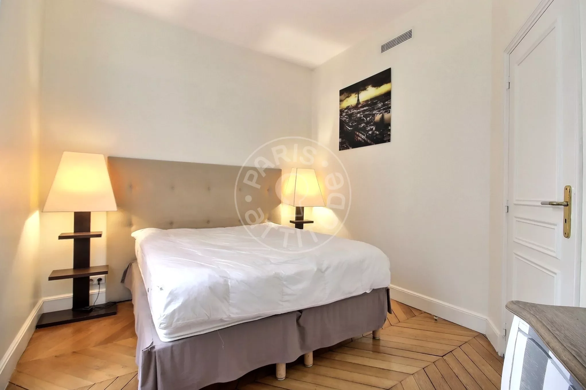Appartement Rue de Ponthieu à Paris