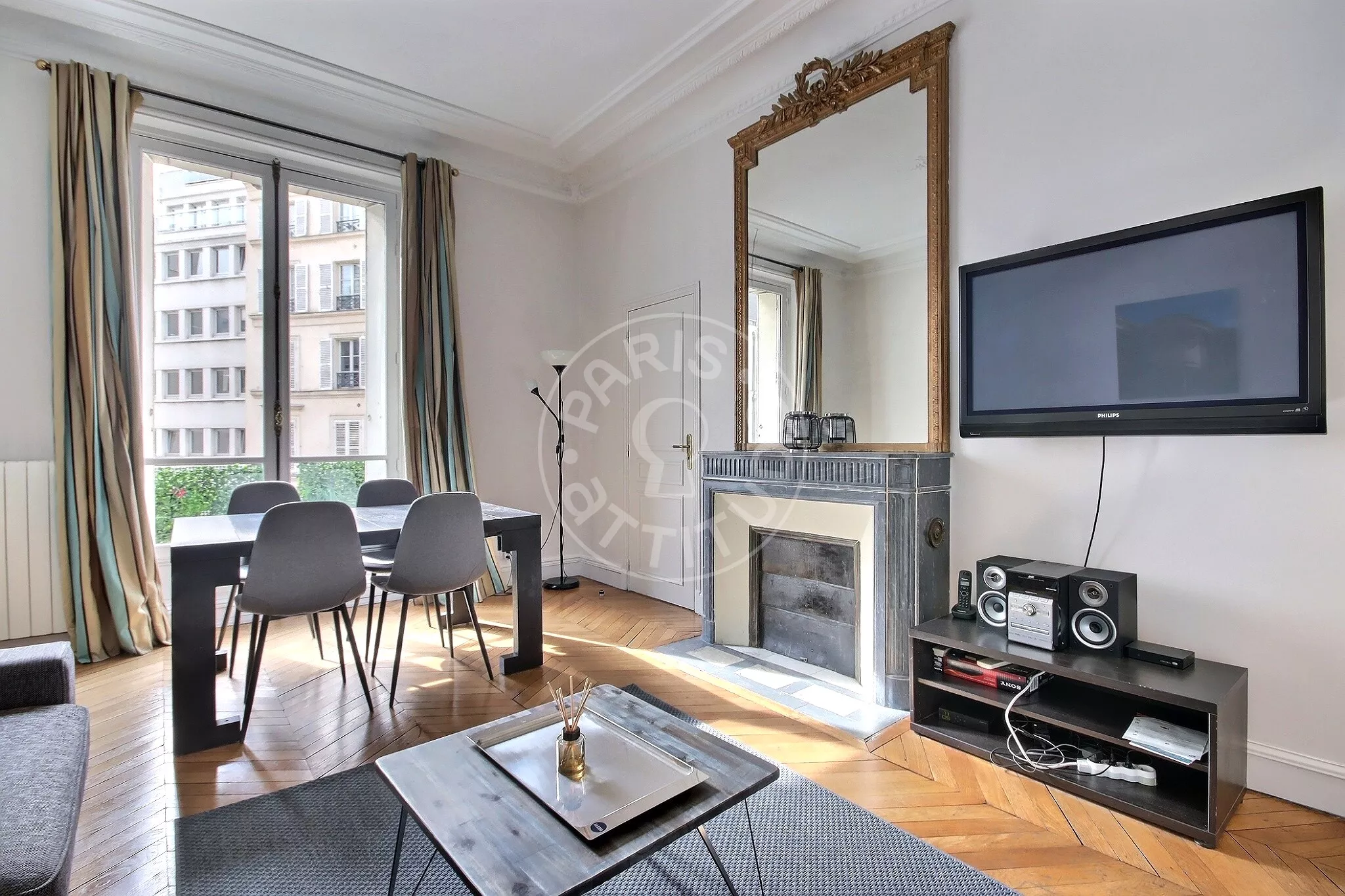 Appartement Rue de Ponthieu à Paris