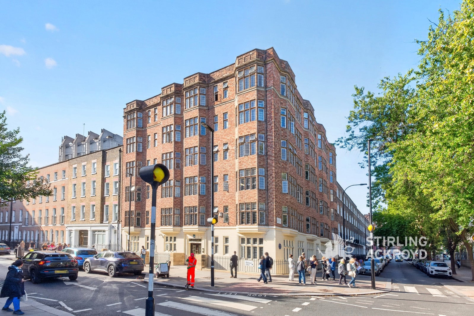 Flat Great Ormond Street in Greater London