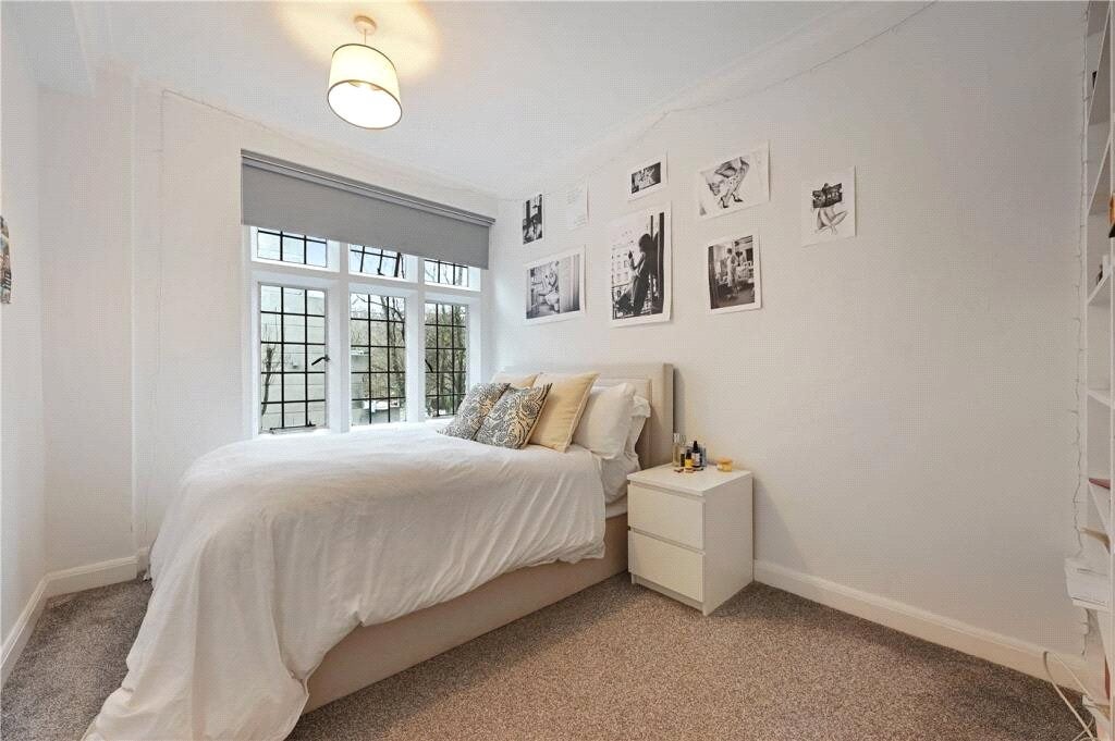 Flat Great Ormond Street in Greater London