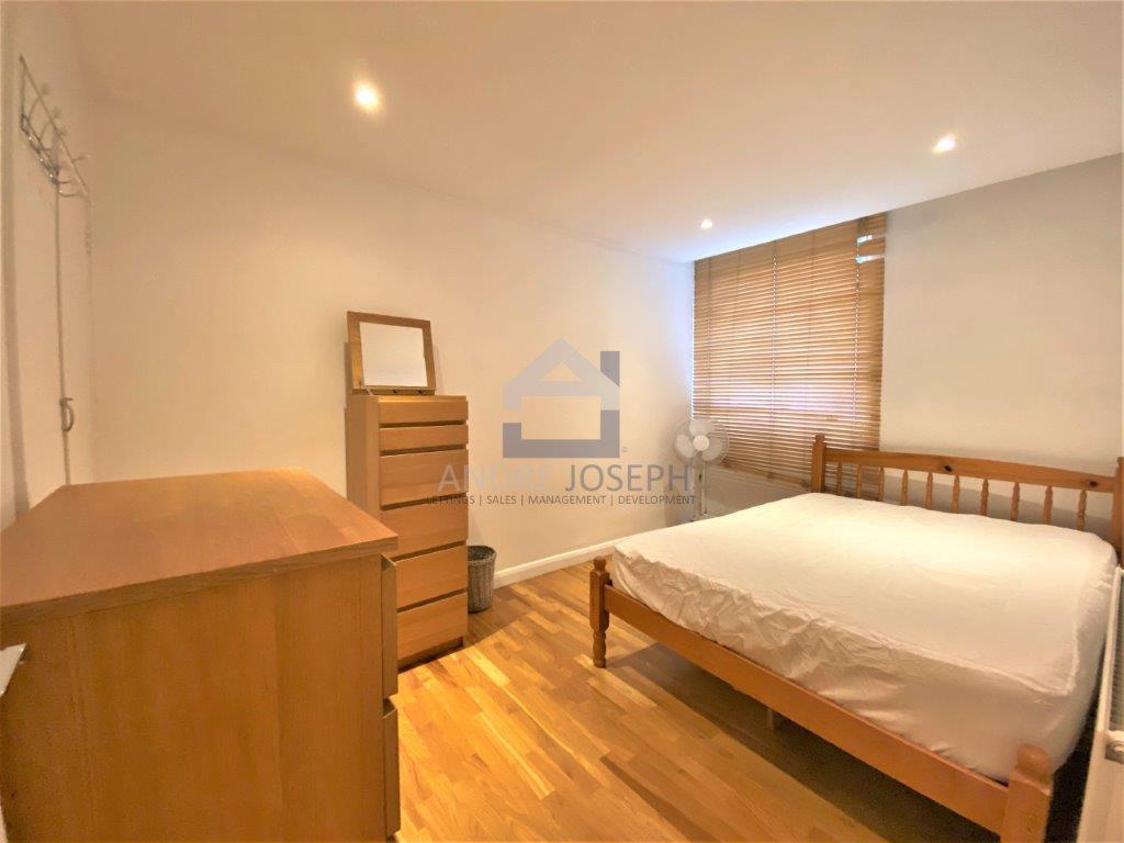 Flat Fenwick Place in Greater London