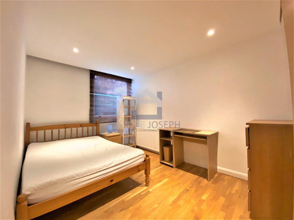 Flat Fenwick Place in Greater London