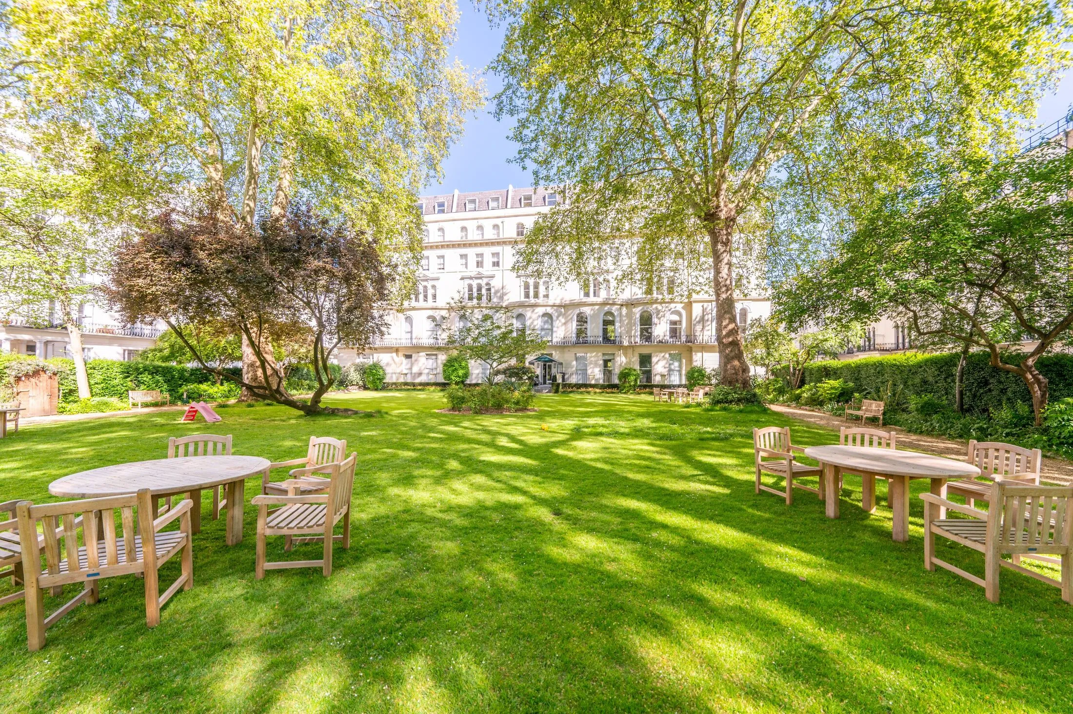 Flat Kensington Gardens Square in City of Westminster