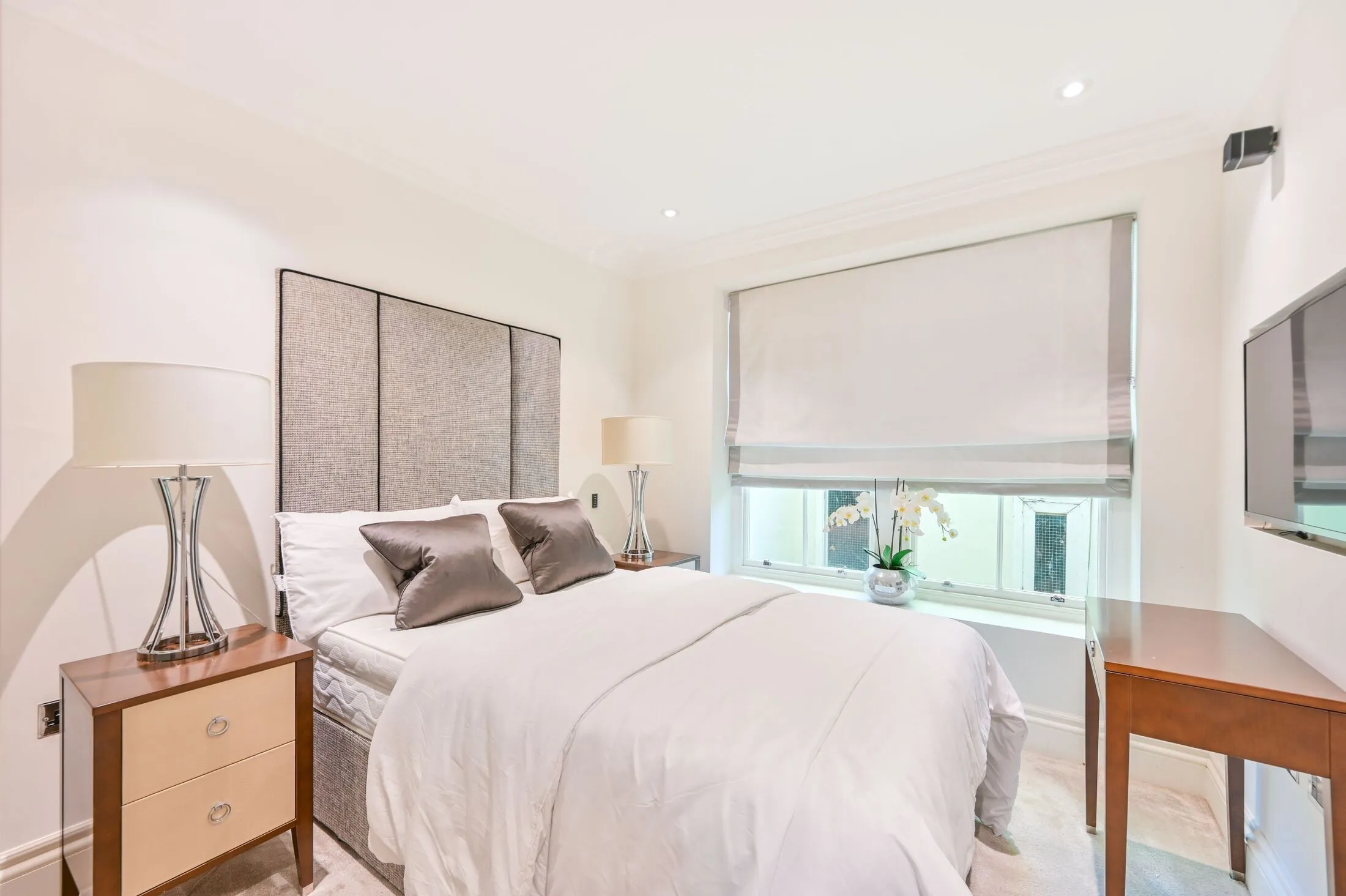 Flat Kensington Gardens Square in City of Westminster