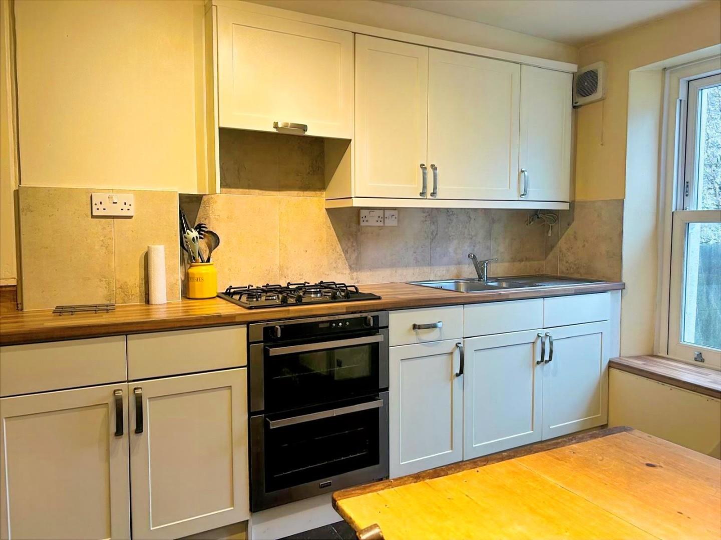 Flat Beaumont Place in Plymouth