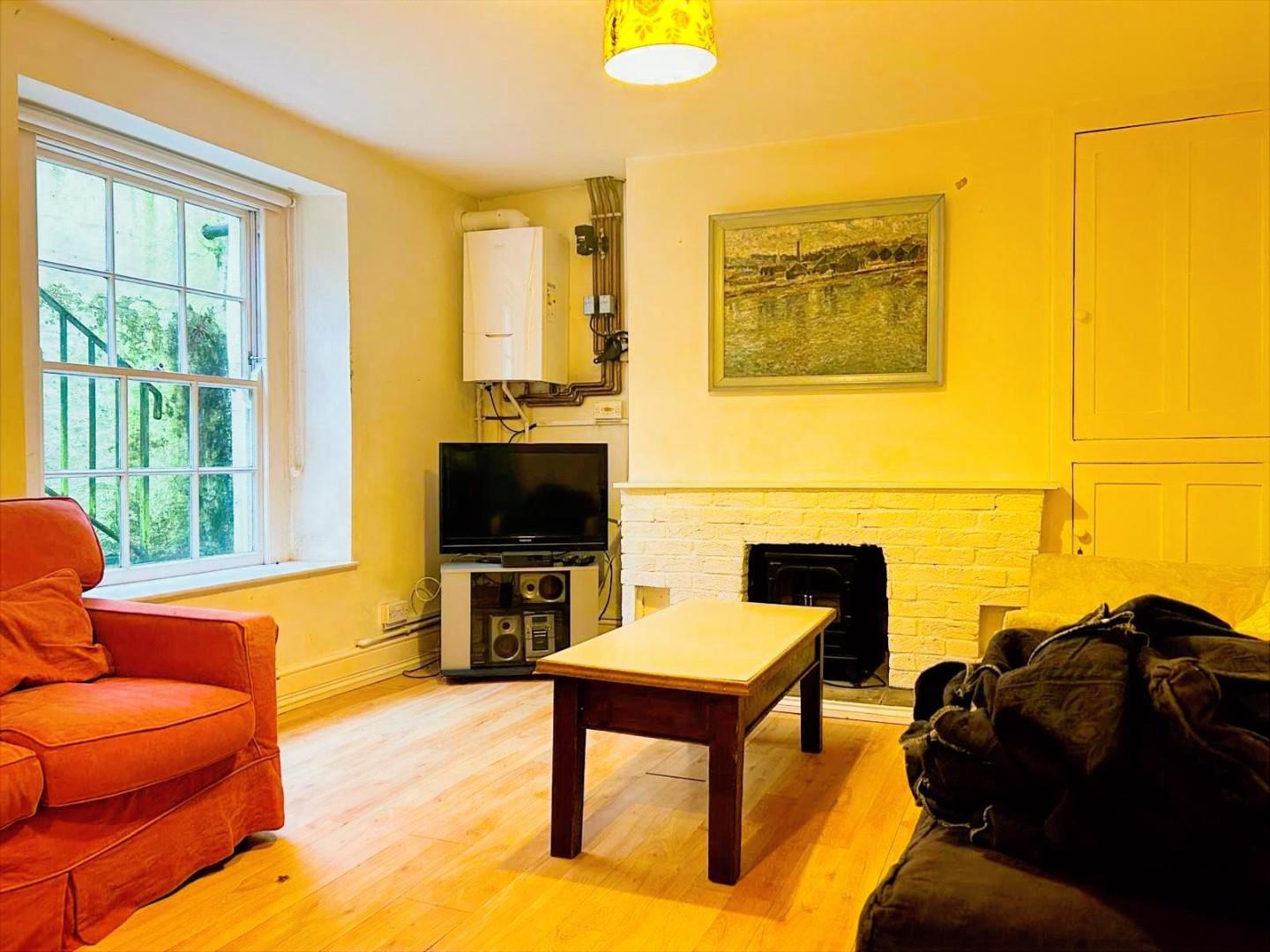 Flat Beaumont Place in Plymouth