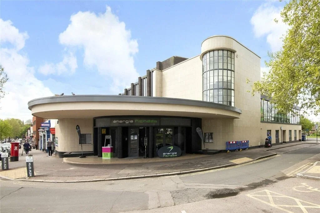 Flat Tom Coombs Close in Greater London