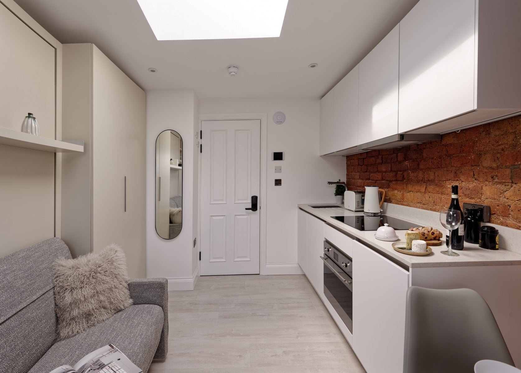 Flat Linden Gardens in Greater London
