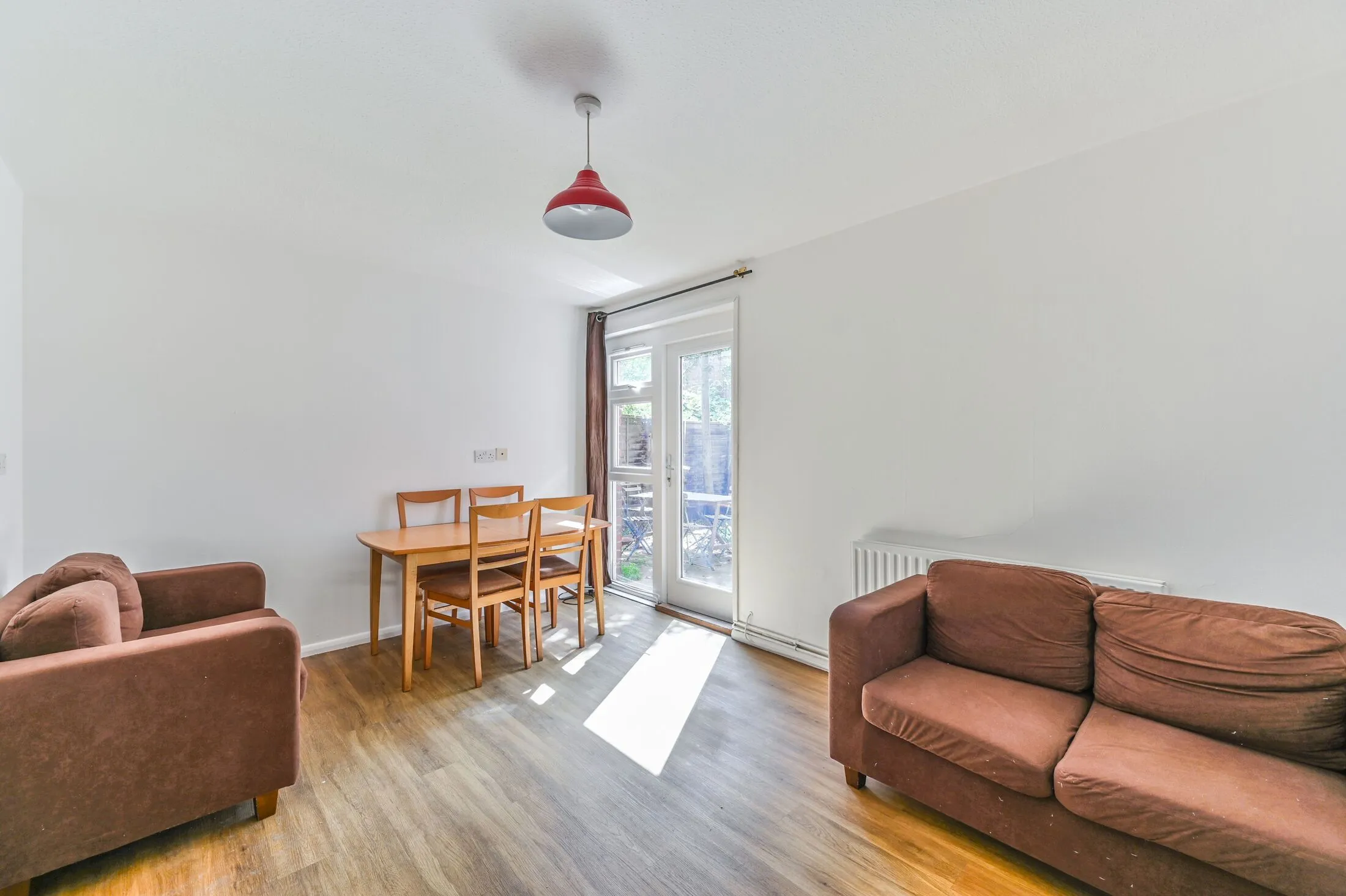Flat Heath Road in Greater London