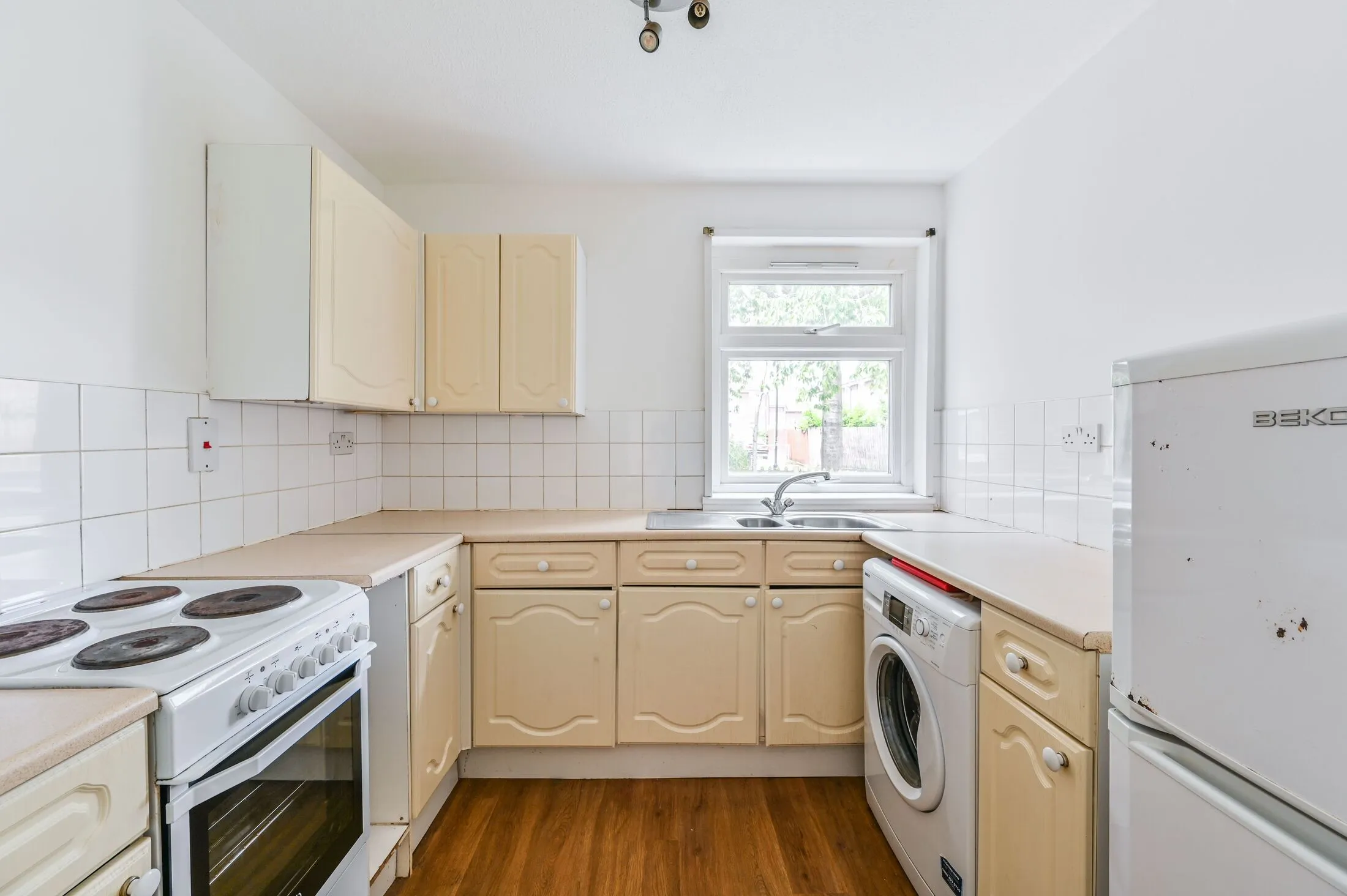 Flat Heath Road in Greater London