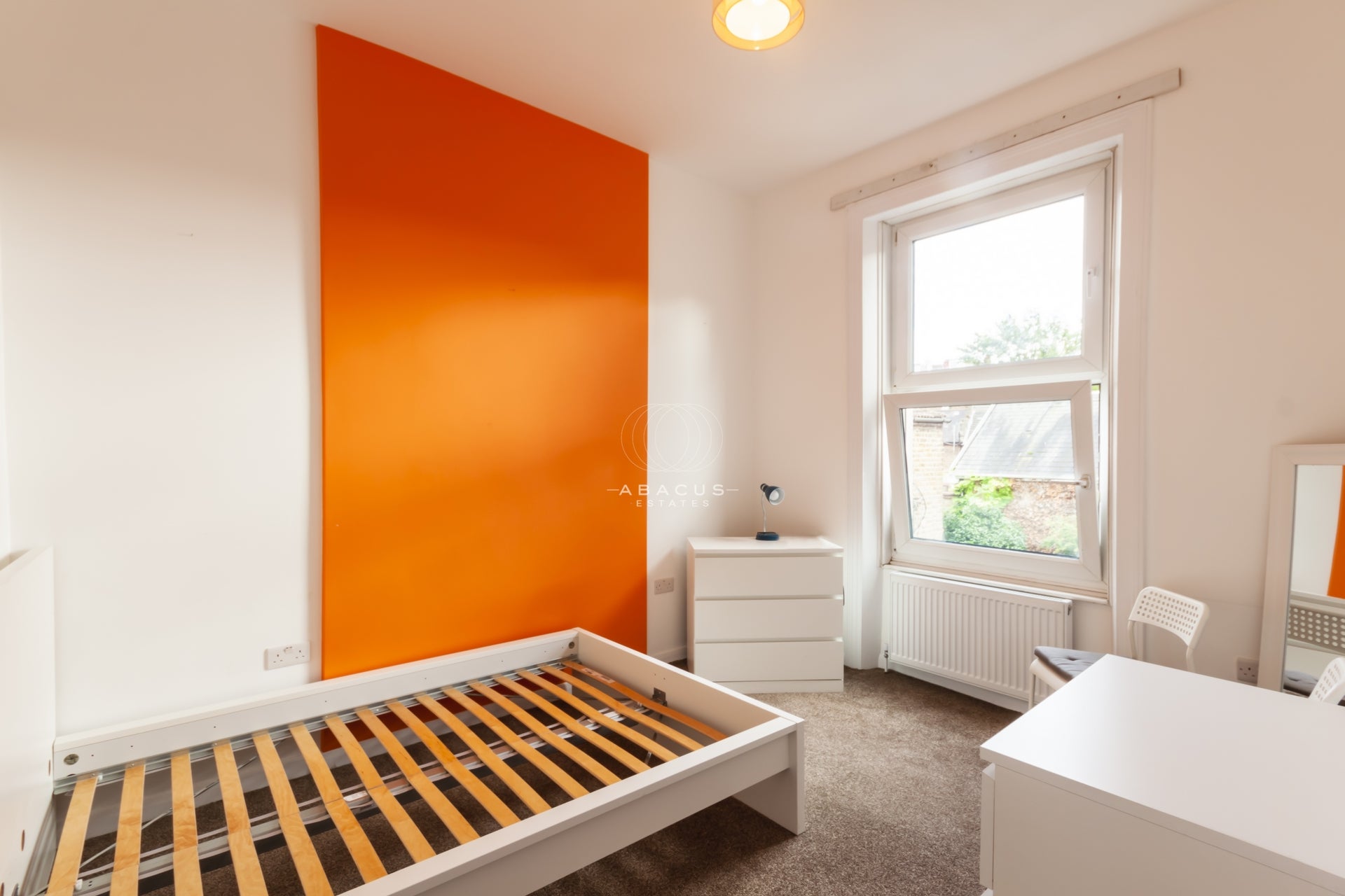 Flat Glengall Road in Greater London