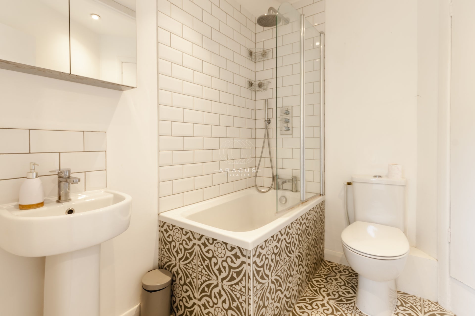 Flat Glengall Road in Greater London